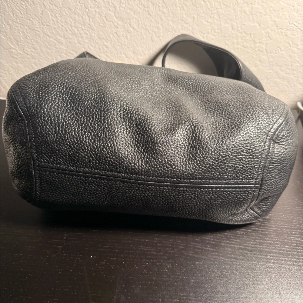 MICHAEL Michael Kors Textured Black Hobo Bag - Picture 4 of 12